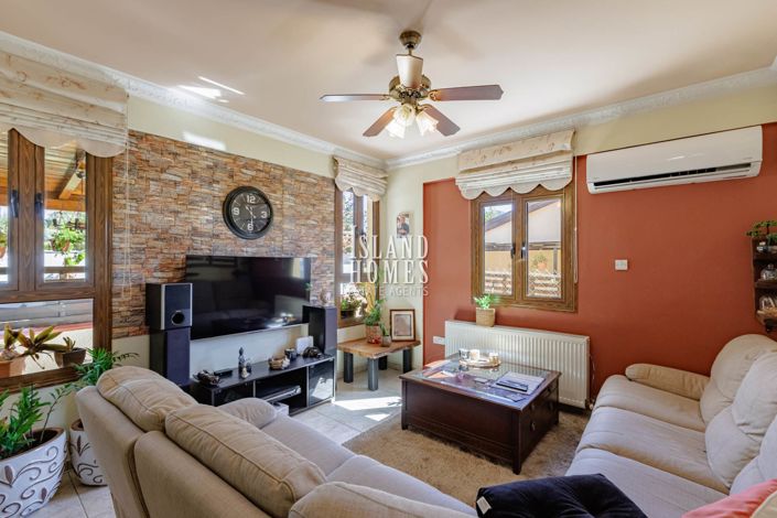 Image No.3-4 Bed Villa / Detached for sale