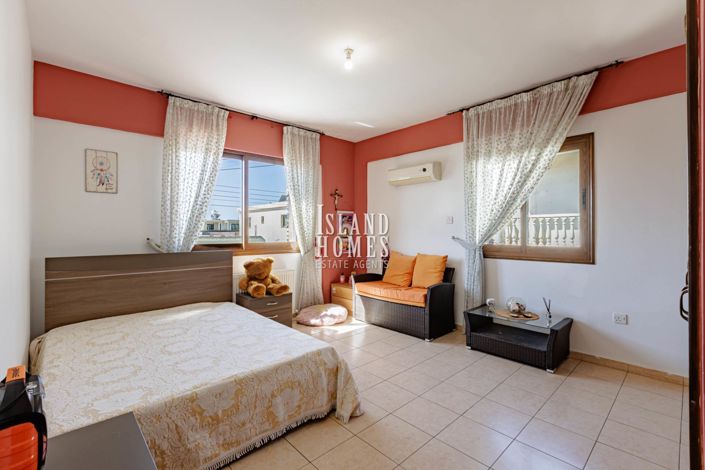 Image No.22-4 Bed Villa / Detached for sale