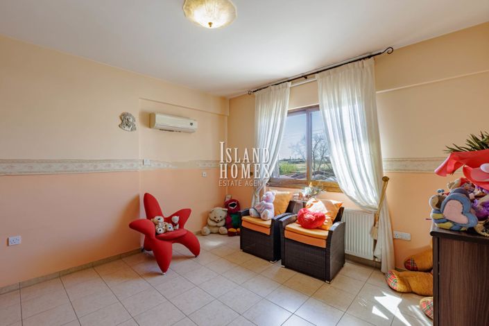 Image No.25-4 Bed Villa / Detached for sale