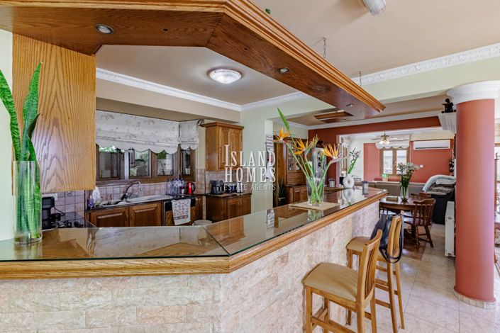 Image No.5-4 Bed Villa / Detached for sale