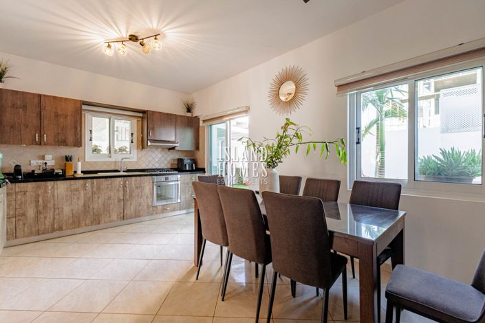 Image No.4-Jumelé de 3 chambres à vendre à Frenaros