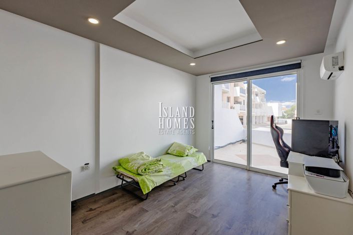 Image No.21-3 Bed Apartment for sale