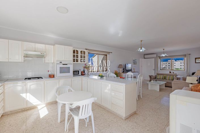 Image No.11-Maison de 5 chambres à vendre à Deryneia