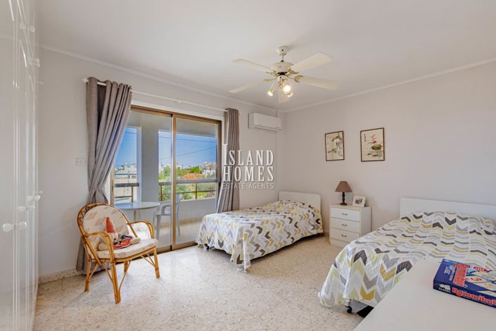 Image No.16-Maison de 5 chambres à vendre à Deryneia