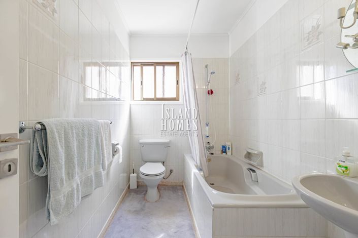 Image No.24-Maison de 5 chambres à vendre à Deryneia