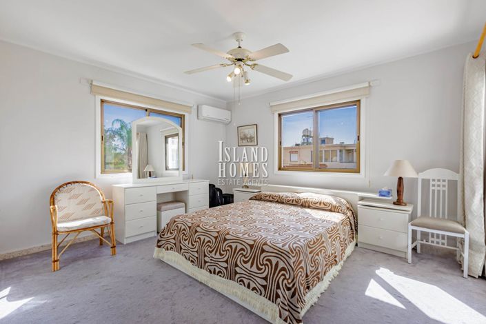 Image No.25-Maison de 5 chambres à vendre à Deryneia