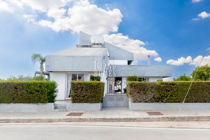 Image No.15-4 Bed Semi-Detached for sale