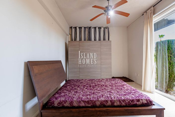 Image No.17-4 Bed Semi-Detached for sale