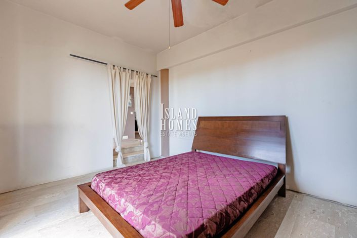 Image No.18-4 Bed Semi-Detached for sale