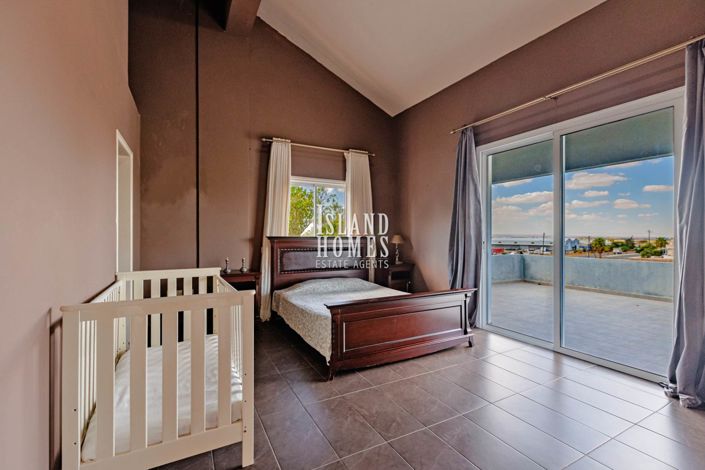 Image No.23-4 Bed Semi-Detached for sale