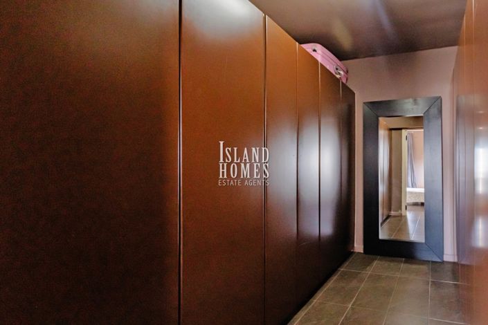 Image No.25-4 Bed Semi-Detached for sale