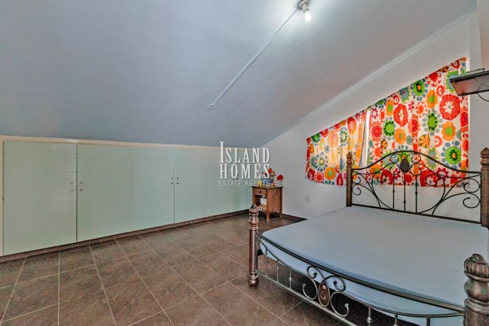 Image No.30-4 Bed Semi-Detached for sale