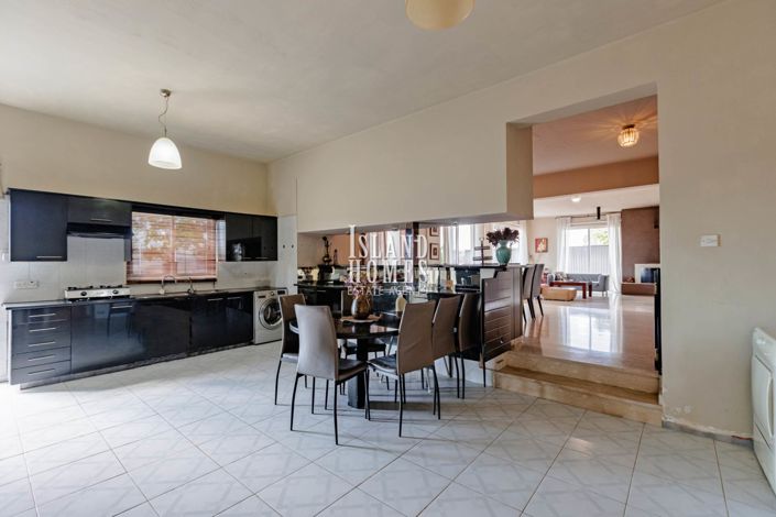 Image No.6-4 Bed Semi-Detached for sale