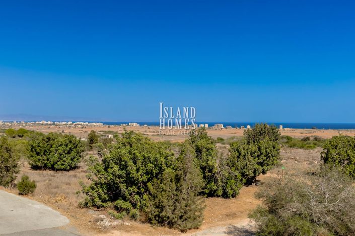 Image No.14-3 Bed Townhouse for sale