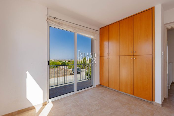 Image No.23-3 Bed Townhouse for sale