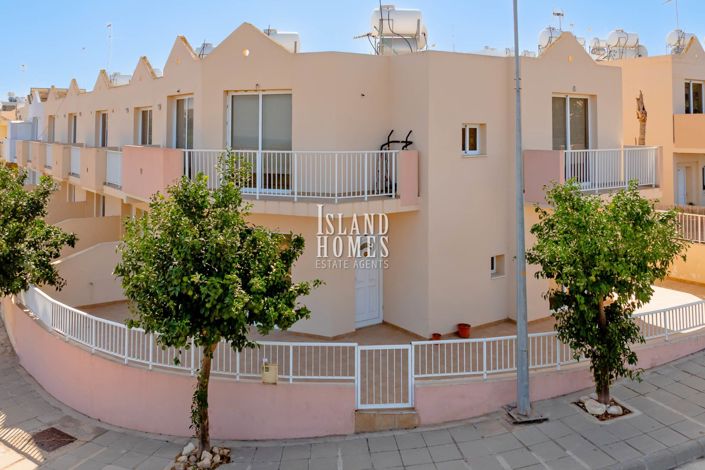 Image No.25-3 Bed Townhouse for sale