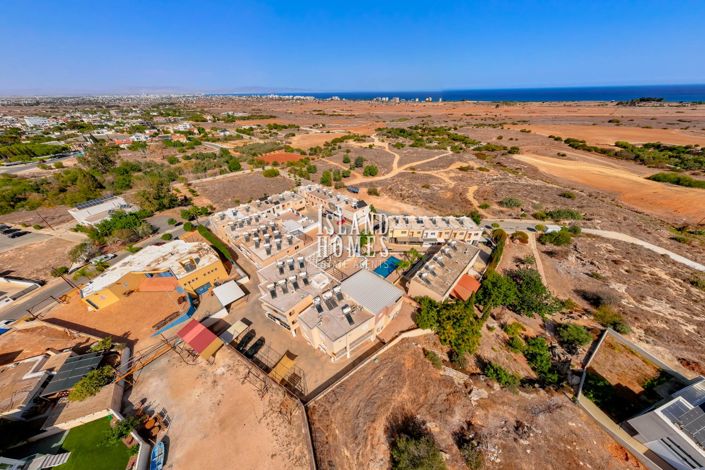 Image No.27-3 Bed Townhouse for sale