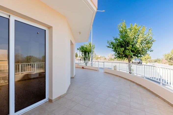 Image No.5-3 Bed Townhouse for sale