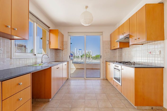 Image No.6-3 Bed Townhouse for sale