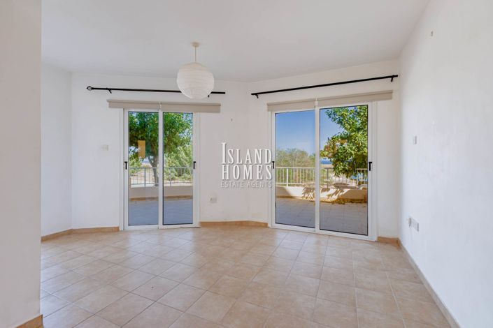 Image No.10-3 Bed Townhouse for sale