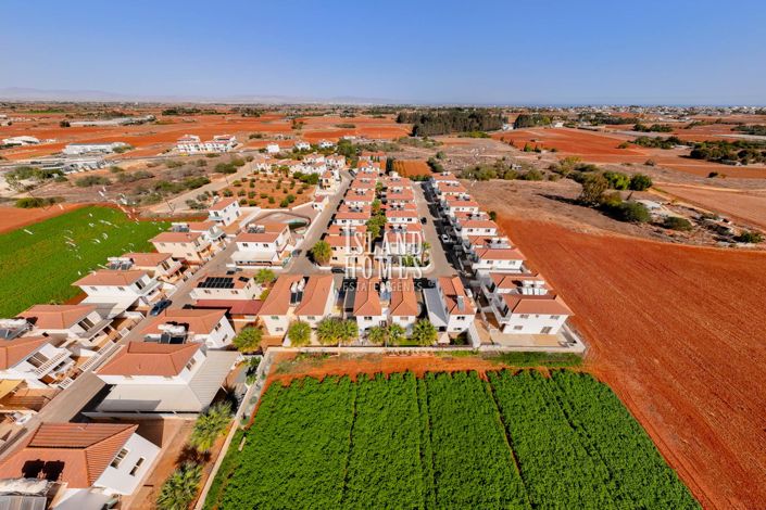 Image No.11-Villa de 2 chambres à vendre à Frenaros