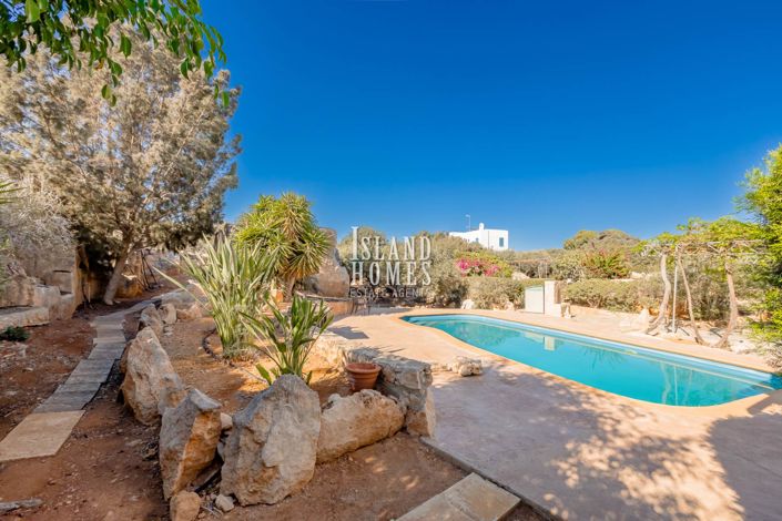 Image No.12-6 Bed Villa / Detached for sale