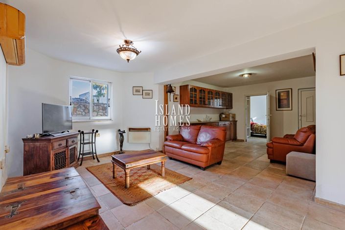 Image No.14-6 Bed Villa / Detached for sale