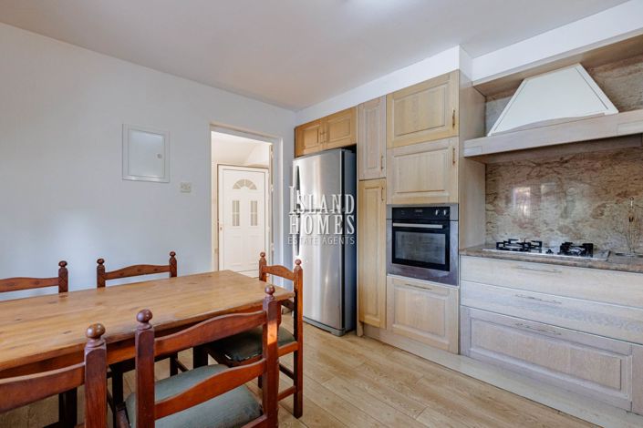 Image No.15-6 Bed Villa / Detached for sale