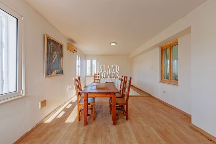 Image No.18-6 Bed Villa / Detached for sale