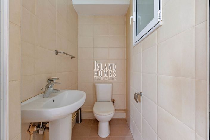 Image No.27-6 Bed Villa / Detached for sale