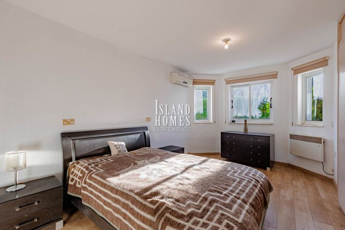 Image No.28-6 Bed Villa / Detached for sale