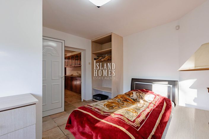 Image No.33-6 Bed Villa / Detached for sale