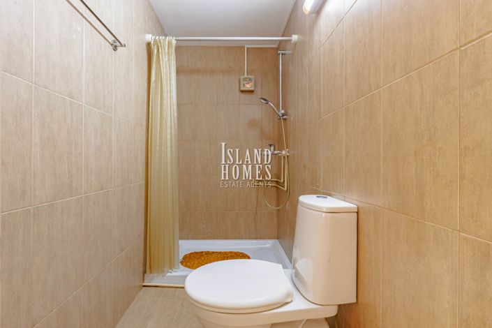 Image No.34-6 Bed Villa / Detached for sale