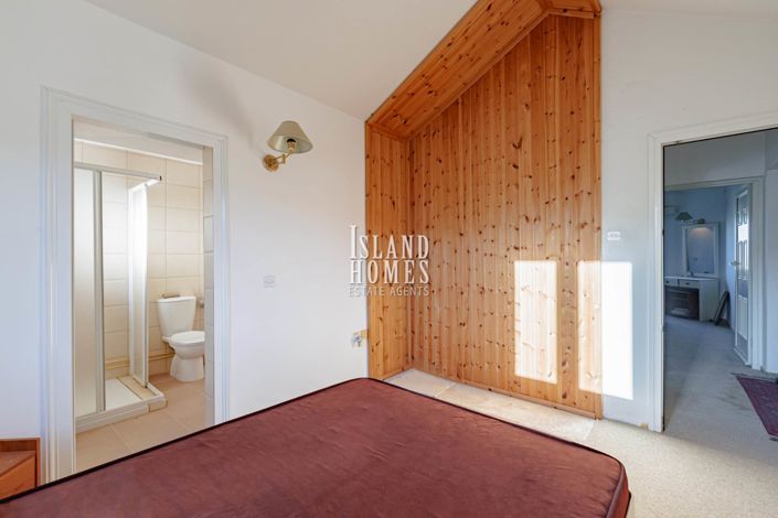 Image No.37-6 Bed Villa / Detached for sale