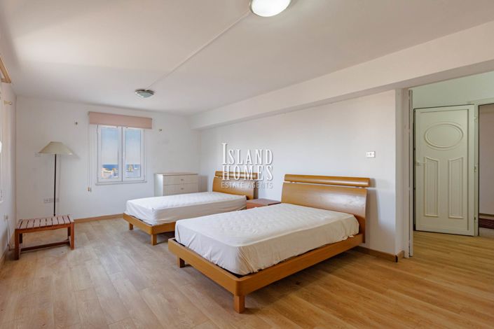 Image No.41-6 Bed Villa / Detached for sale