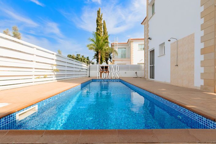 Image No.3-Villa de 2 chambres à vendre à Pernera