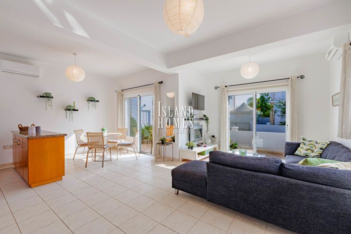 Image No.4-Villa de 2 chambres à vendre à Pernera