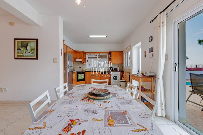 Image No.11-4 Bed Villa / Detached for sale