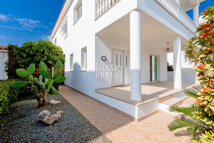 Image No.15-4 Bed Villa / Detached for sale