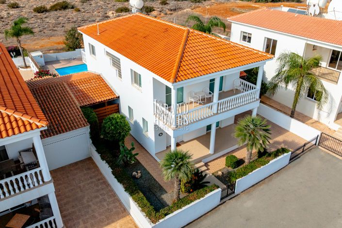 Image No.16-4 Bed Villa / Detached for sale