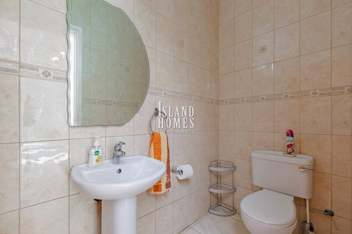 Image No.18-4 Bed Villa / Detached for sale