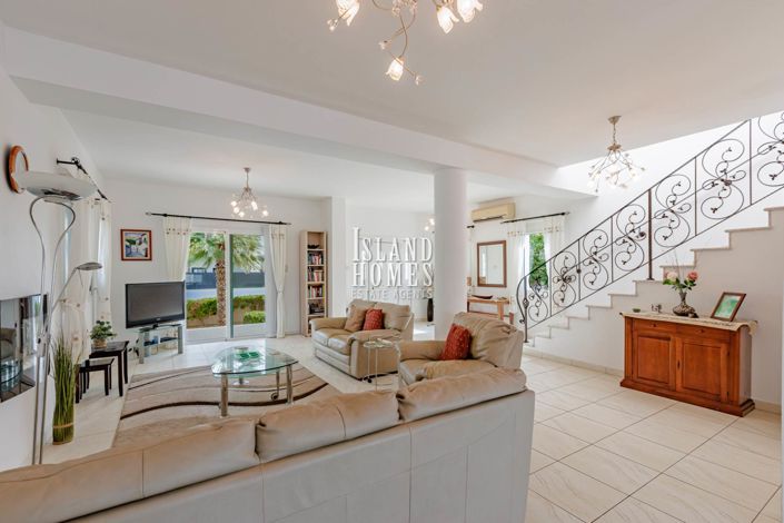 Image No.3-4 Bed Villa / Detached for sale