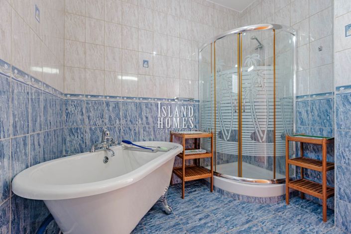 Image No.36-4 Bed Villa / Detached for sale