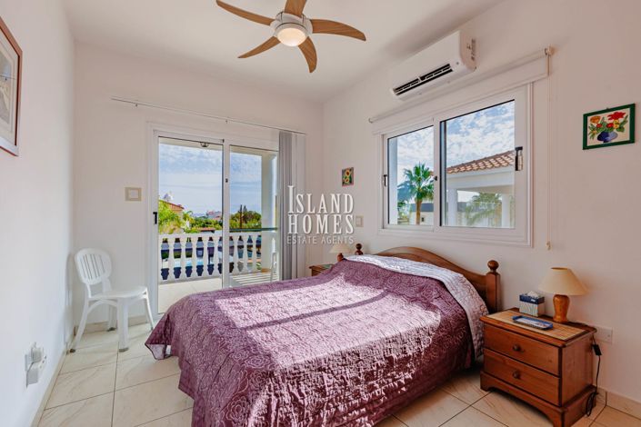 Image No.37-4 Bed Villa / Detached for sale