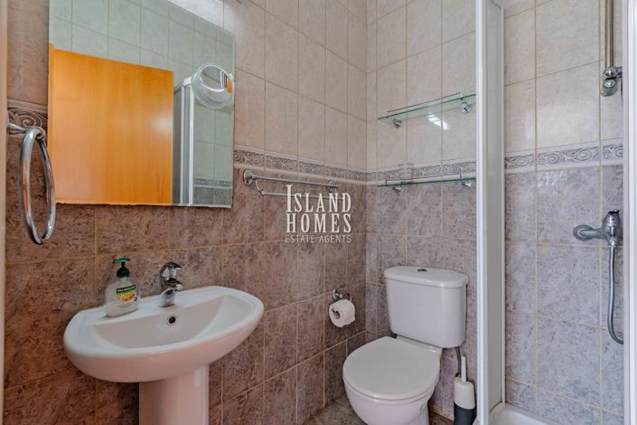 Image No.39-4 Bed Villa / Detached for sale