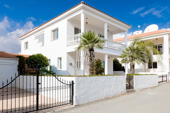 Image No.42-4 Bed Villa / Detached for sale