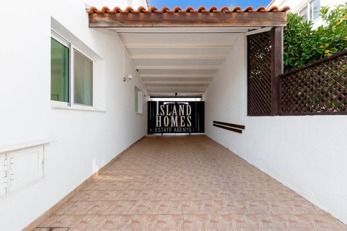 Image No.43-4 Bed Villa / Detached for sale