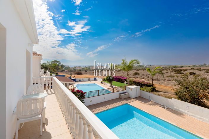 Image No.6-4 Bed Villa / Detached for sale