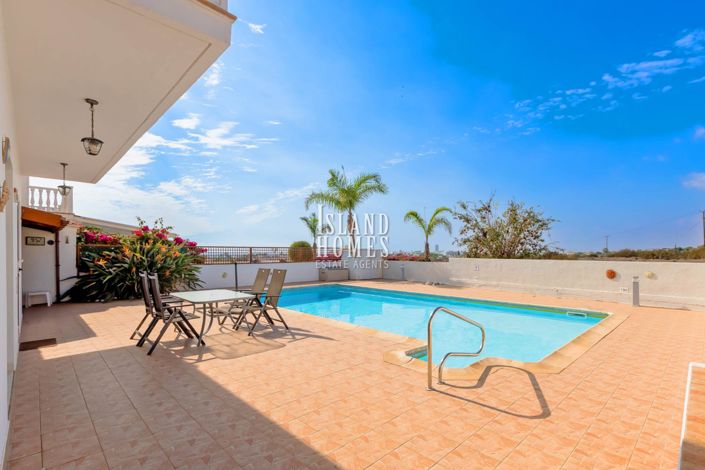 Image No.9-4 Bed Villa / Detached for sale