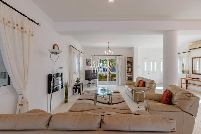 Image No.10-4 Bed Villa / Detached for sale